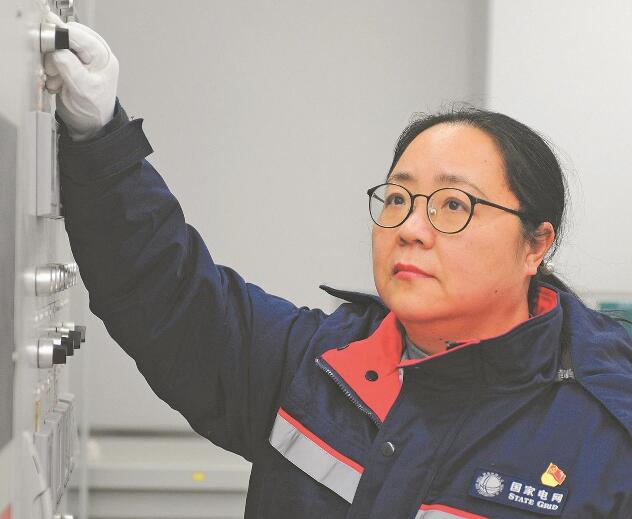 【國網(wǎng)首席專家】陳濤:不斷發(fā)現(xiàn)解決電網(wǎng)系統(tǒng)運行復雜問題