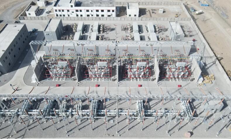 大柴旦330千伏升壓站工程4臺主變?nèi)客哆\