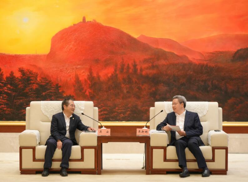 中國(guó)能建黨委常委、副總經(jīng)理吳云與南通市委書記、市長(zhǎng)吳新明會(huì)談