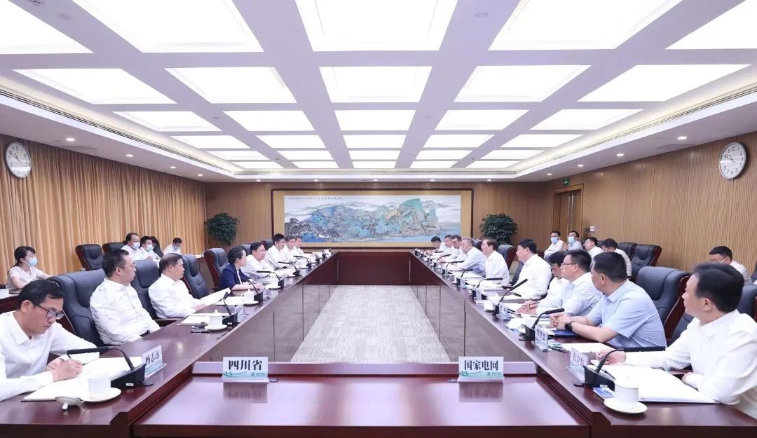 國家電網(wǎng)董事長辛保安、總經(jīng)理張智剛與四川省委書記王曉暉會談