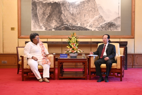 中國(guó)電建黨委書(shū)記、董事長(zhǎng)丁焰章拜會(huì)巴巴多斯總理莫特利