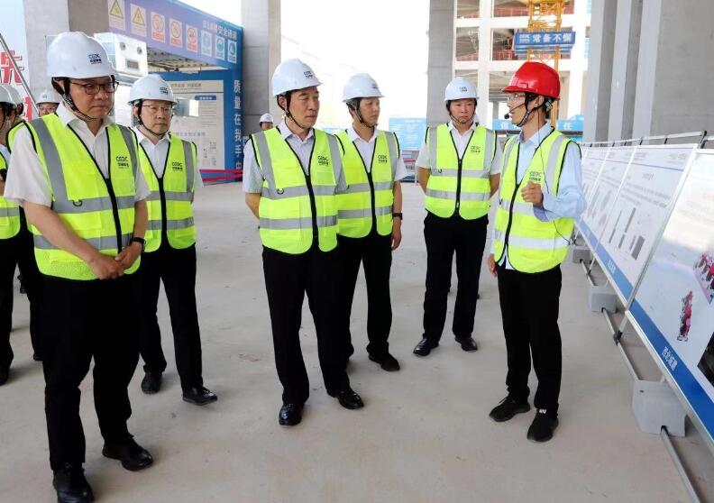 中國能建黨委副書記、總經(jīng)理孫洪水到西北城建未來廣場A區(qū)項目開展安全生產(chǎn)督導(dǎo)