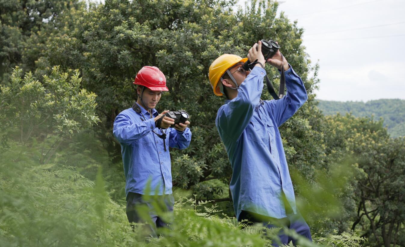 宏宇公司：高溫特巡 走一路汗?jié)褚宦? width=