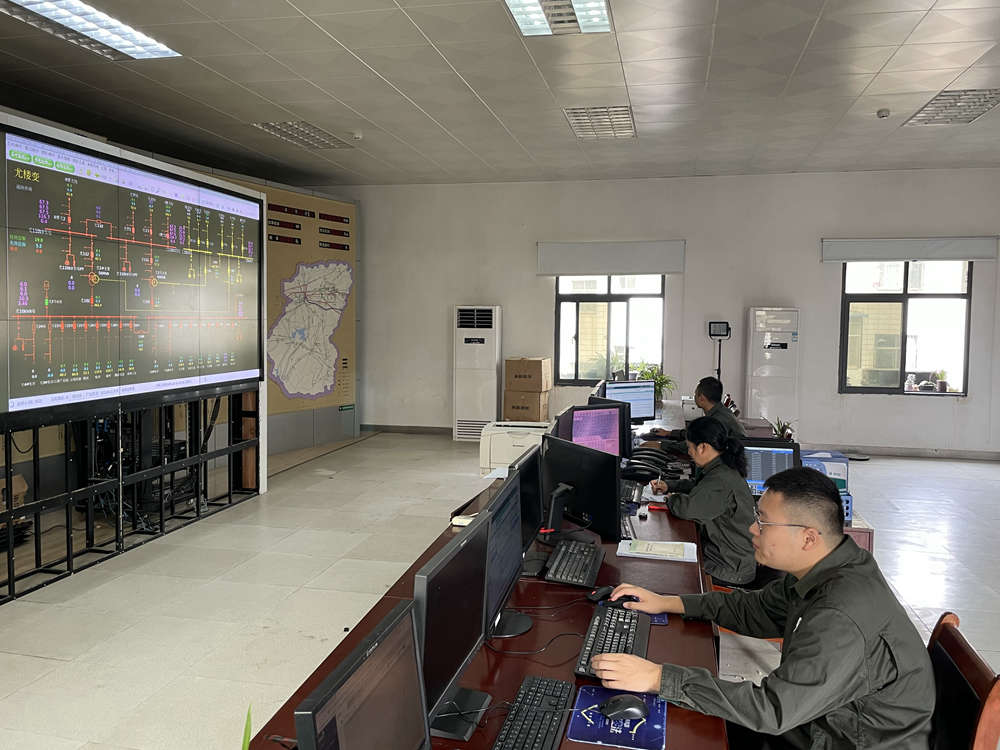 國網(wǎng)羅山縣供電公司:“涼”方把脈電網(wǎng) 應(yīng)對高溫“烤”驗(yàn)