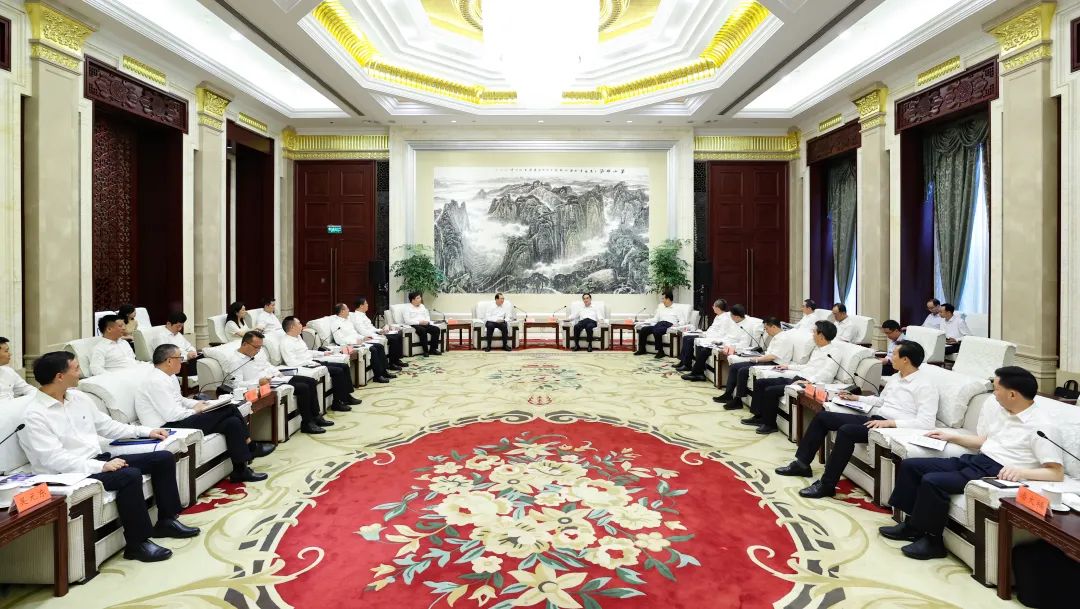 中國華電黨組書記、董事長江毅拜會貴州省委書記徐麟、省長李炳軍