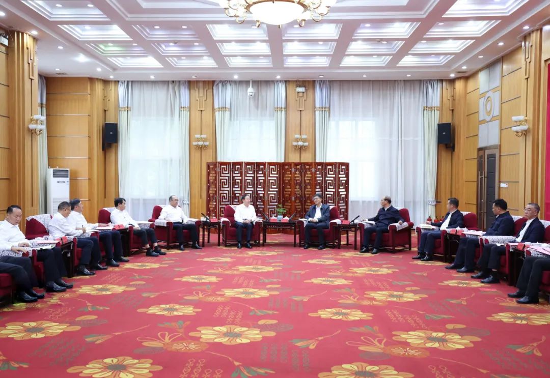 國(guó)家電網(wǎng)公司董事長(zhǎng)、黨組書辛保安會(huì)見青海省委書記陳剛、省長(zhǎng)吳曉軍、省政協(xié)主席公保扎西