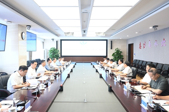 中國(guó)電建黨委書(shū)記、董事長(zhǎng)丁焰章與中國(guó)南水北調(diào)集團(tuán)黨組書(shū)記、董事長(zhǎng)蔣旭光會(huì)談