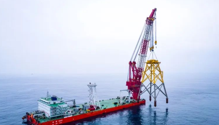 中國(guó)能建廣東院陽(yáng)江青洲一、二海上風(fēng)電場(chǎng)項(xiàng)目完成全部92套風(fēng)機(jī)導(dǎo)管架吊裝