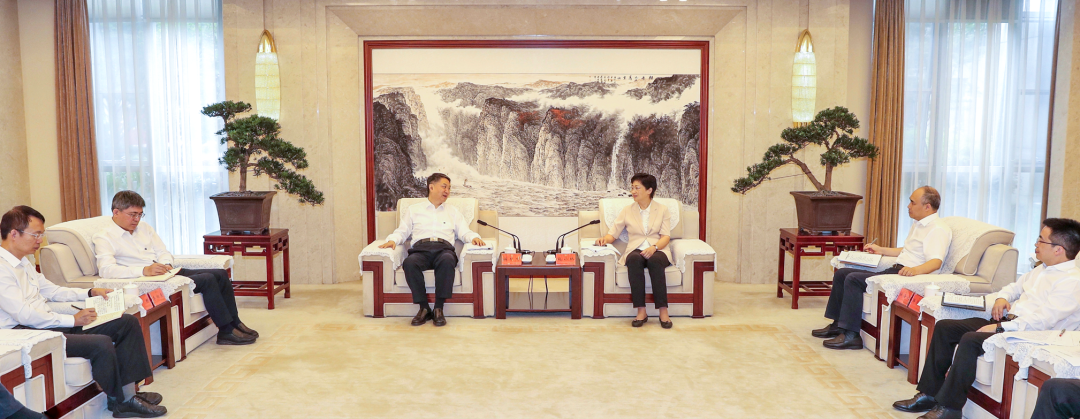 華能集團黨組書記、董事長拜會四川省委副書記、成都市委書記施小琳