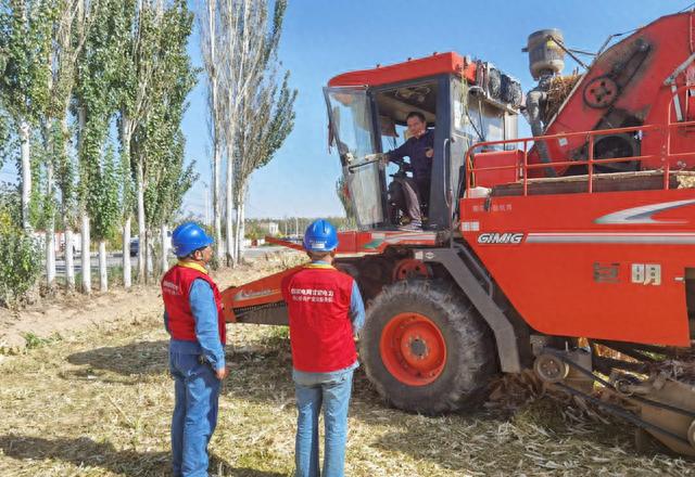 國網(wǎng)高臺(tái)縣供電公司秋收農(nóng)忙正當(dāng)時(shí) 外破宣傳不停歇