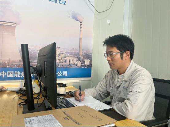 劉明明：深深扎根，在實(shí)踐沃土中書(shū)寫青春篇章