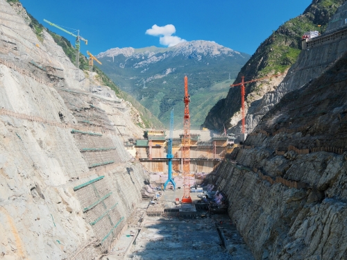 數(shù)智賦能，世界高壩正拔地而起