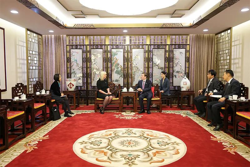 辛保安會(huì)見(jiàn)印尼國(guó)家電力公司總裁、世界能源理事會(huì)秘書(shū)長(zhǎng)兼首席執(zhí)行官、烏茲別克斯坦能源部部長(zhǎng)、希臘發(fā)展投資部部長(zhǎng)與希臘駐華大使