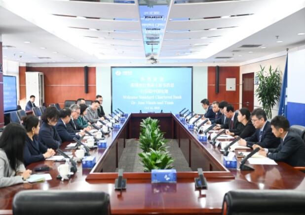 中國電建黨委書記、董事長(zhǎng)丁焰章會(huì)見渣打集團(tuán)主席韋浩思