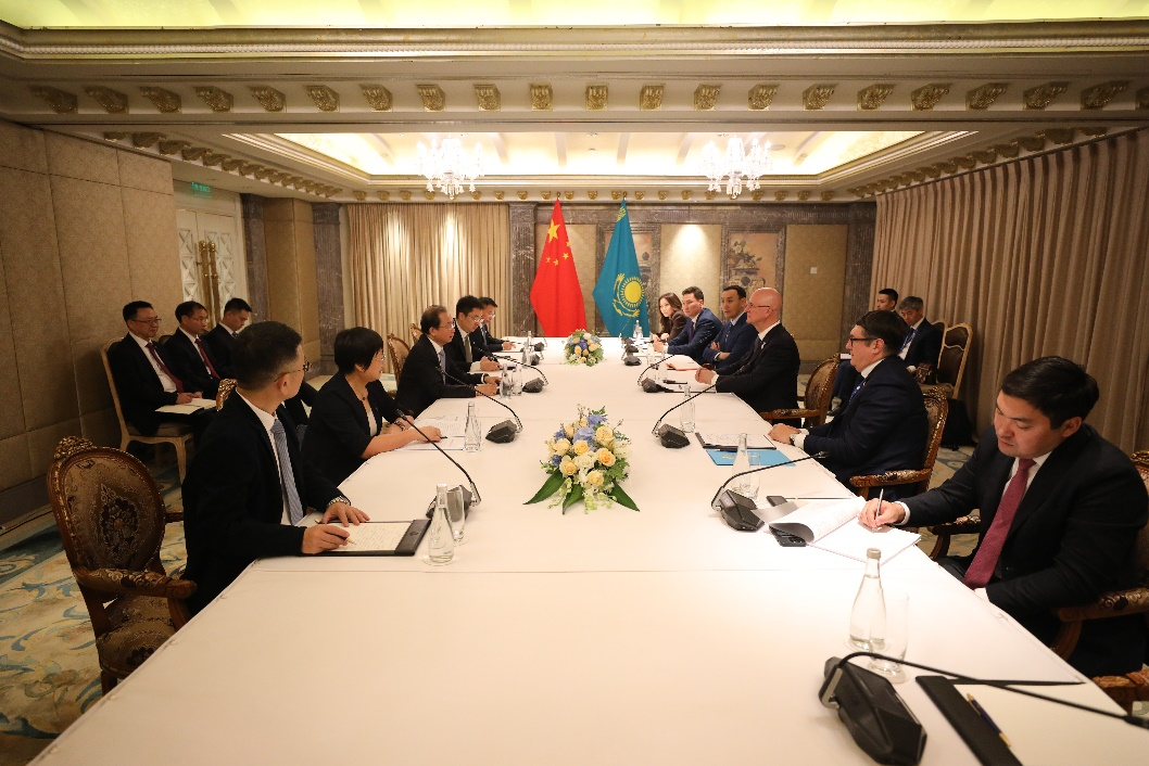 華電集團(tuán)董事長(zhǎng)、黨組書記江毅拜會(huì)哈薩克斯坦第一副總理羅曼·斯卡利亞爾