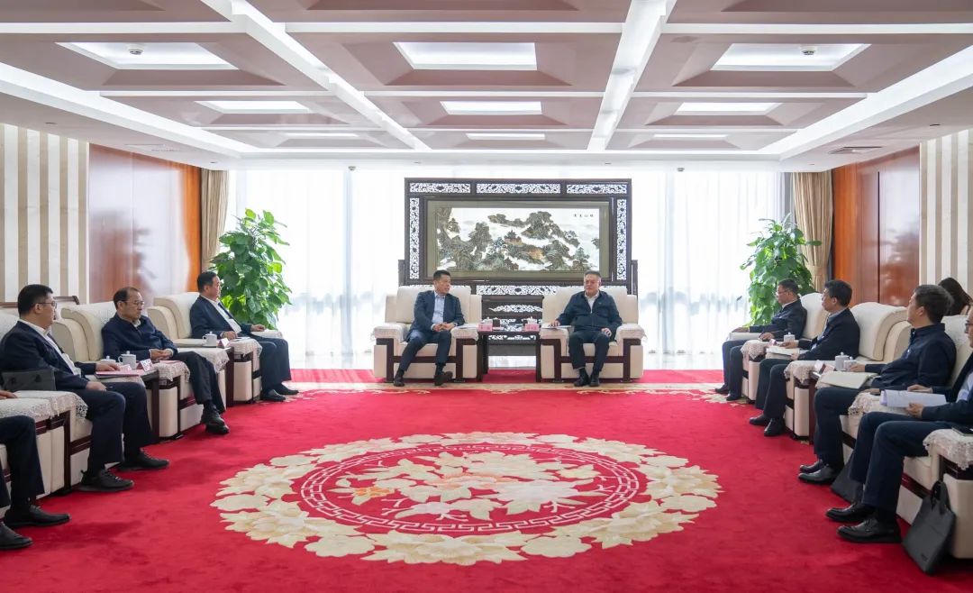 華電集團黨組副書記、總經(jīng)理葉向東與山東能源黨委書記、董事長李偉舉行會談