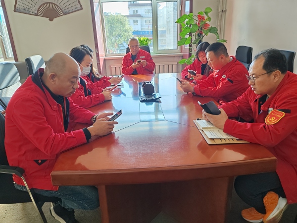 烏海市千里山供電公司：學(xué)習(xí)新細(xì)則，提升班組管理