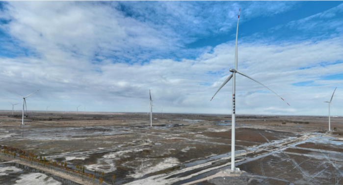 24臺！大慶辰能100MW平價風(fēng)電項目全部風(fēng)機吊裝完成