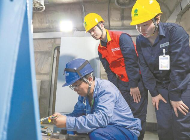 國(guó)網(wǎng)河南超高壓公司:發(fā)揮黨建引領(lǐng)力 精益檢修保安全