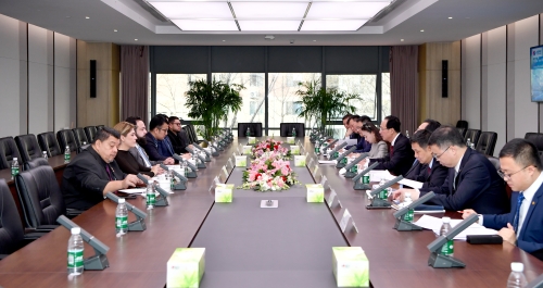 中國電建黨委書記、董事長丁焰章同洪都拉斯國會主席雷東多舉行會談