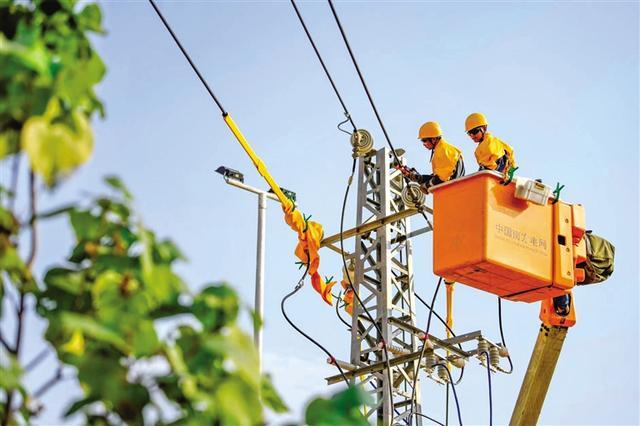 海南電網(wǎng)公司持續(xù)優(yōu)化用電營商環(huán)境，提升供電服務水平