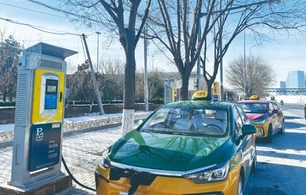 一天去四趟換電站，新能源出租車(chē)“不抗凍”怎么開(kāi)