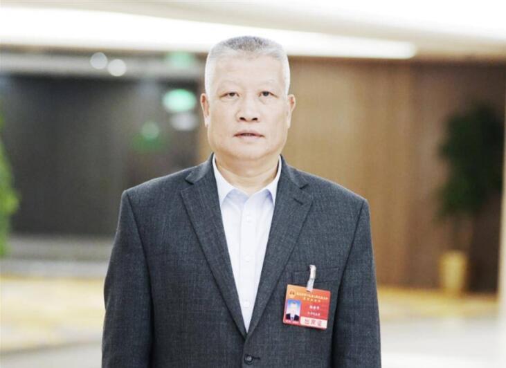 武漢人大代表?xiàng)顣剑捍蛟祀p碳示范城市促轉(zhuǎn)型