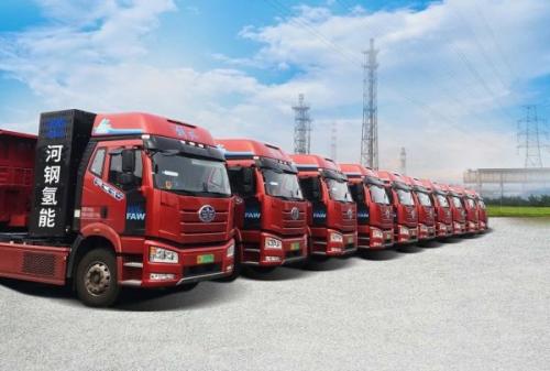 河鋼首座商業(yè)化氫油綜合站投入試運(yùn)營近日，河鋼工業(yè)技術(shù)建設(shè)的河鋼首座商業(yè)化氫油綜合站正式投入試運(yùn)營。新投入運(yùn)營的商業(yè)化氫油綜合站采用35MPa加氫工藝，擁有1000kg/d的加氫能力。  這是河鋼工業(yè)技