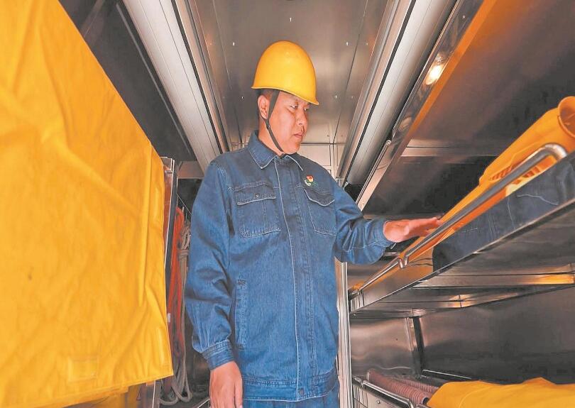 【國網(wǎng)特等勞?！繌垊P：潛心鉆研強本領(lǐng) 精益求精鑄匠心