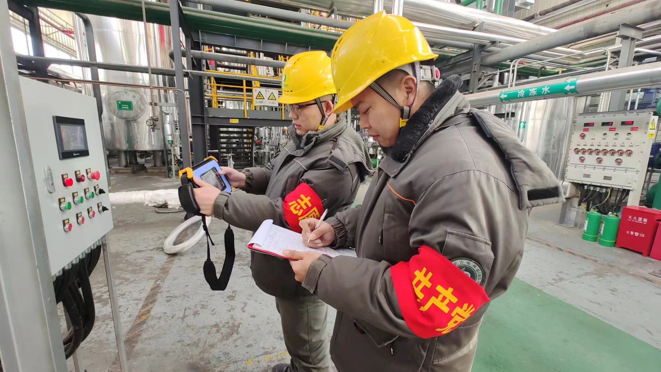 康巴什供電公司：春節(jié)保供電，我們在行動