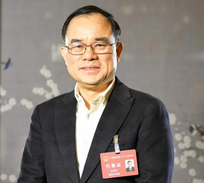 【兩會(huì)好聲音】全國(guó)人大代表、長(zhǎng)安汽車董事長(zhǎng)朱華榮：強(qiáng)化市場(chǎng)調(diào)節(jié)手段，進(jìn)一步改善汽車消費(fèi)環(huán)境