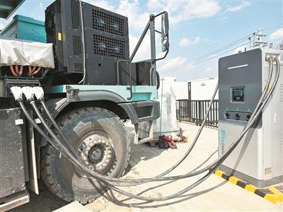 “1分鐘30度”，新能源重卡充電提速