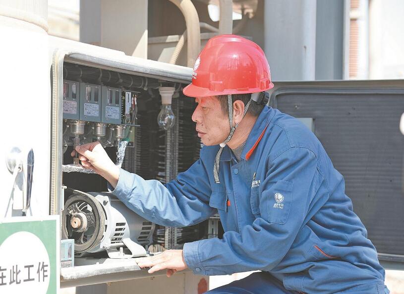 【國網(wǎng)楷?！垮X建華：把守護電網(wǎng)安全當作一生的事業(yè)