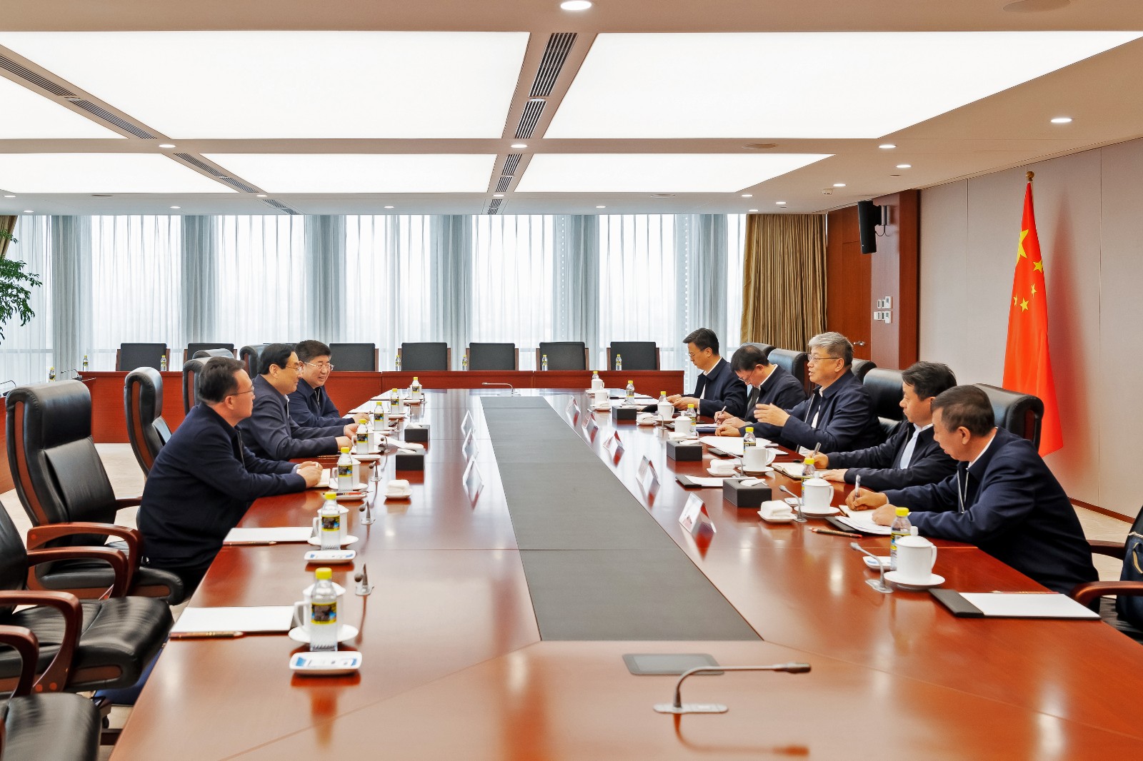 國(guó)家能源集團(tuán)黨組書記、董事長(zhǎng)劉國(guó)躍會(huì)見陜西省政協(xié)副主席、榆林市委書記張曉光