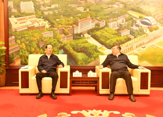 中國電建黨委書記、董事長丁焰章與華中科技大學(xué)校長尤政會談
