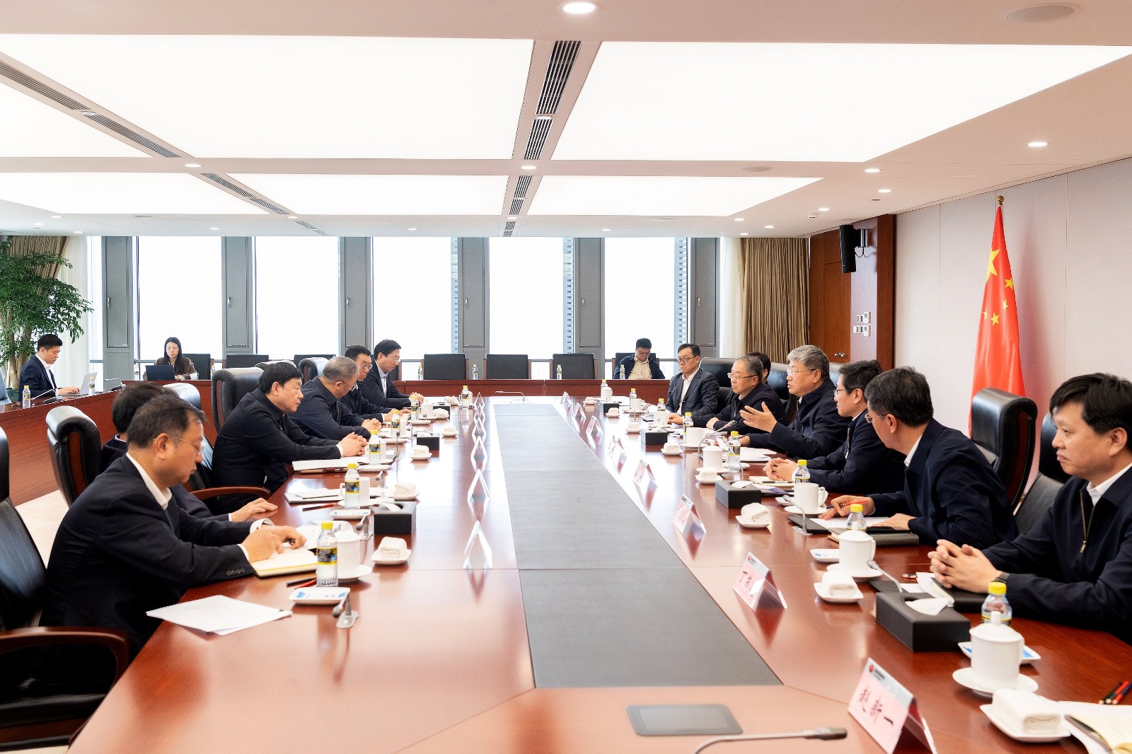 國(guó)家能源集團(tuán)劉國(guó)躍、余兵會(huì)見國(guó)家電網(wǎng)黨組書記、董事長(zhǎng)張智剛