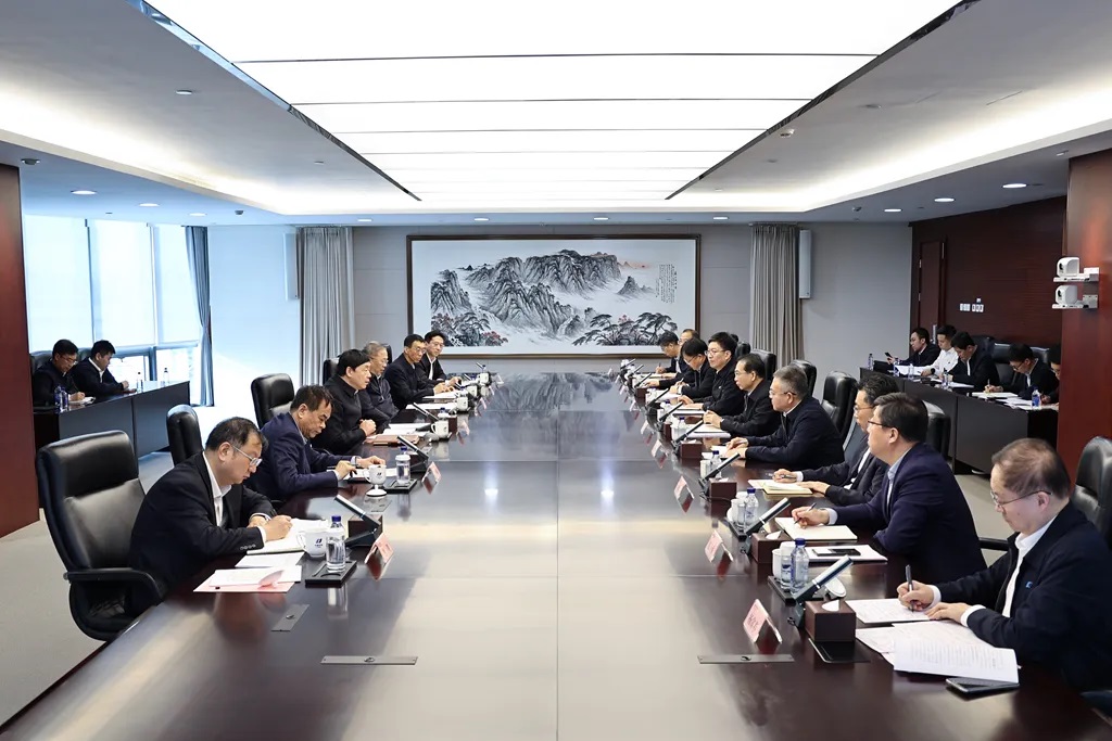 華電集團董事長江毅、總經(jīng)理葉向東與國家電網(wǎng)董事長、黨組書記張智剛會談