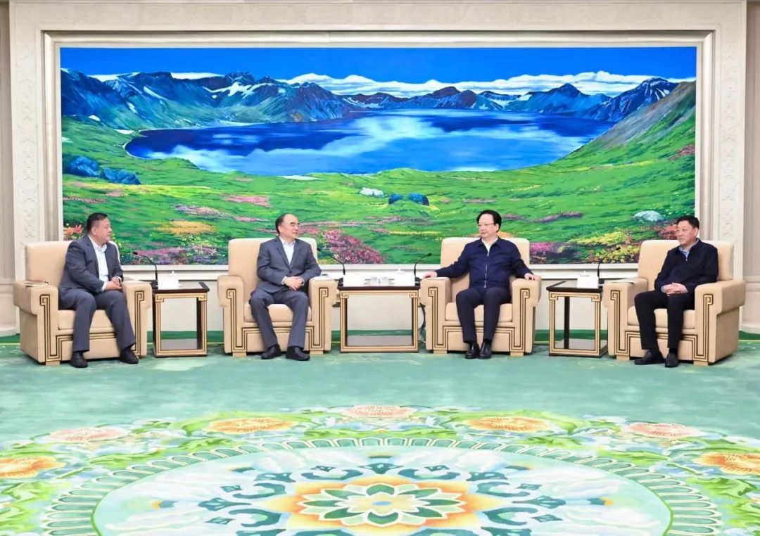 陽光電源董事長(zhǎng)曹仁賢一行拜會(huì)吉林省委書記景俊海