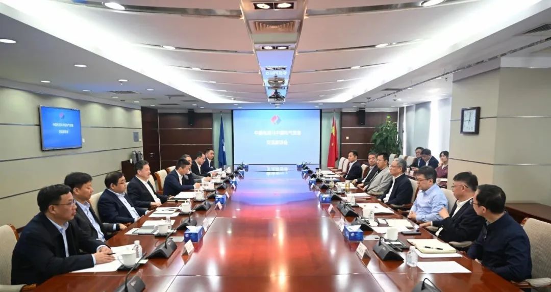 中國電氣裝備黨委副書記、總經(jīng)理周群拜訪中國電建黨委副書記、總經(jīng)理王斌