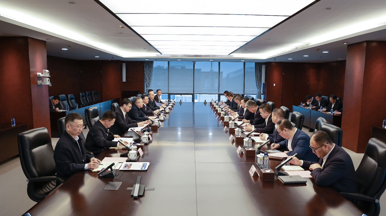 華電集團(tuán)黨組副書記、總經(jīng)理葉向東會(huì)見特變電工黨委書記、董事長(zhǎng)張新