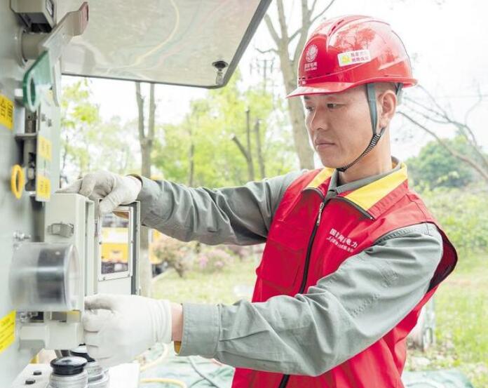 賀彪：星城萬家燈火，“帶電護衛(wèi)”用心守候