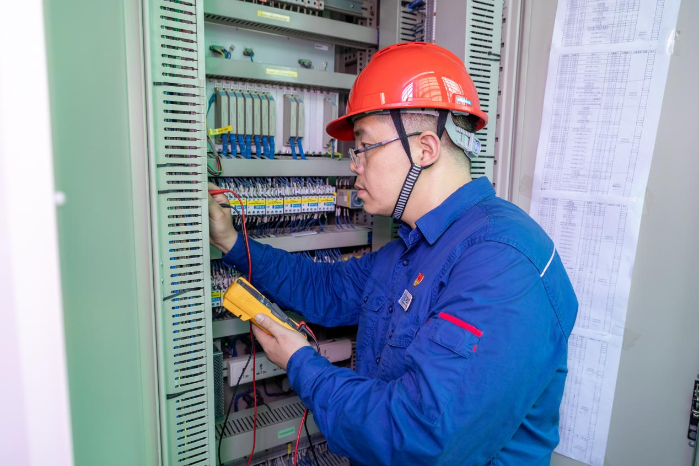 “全國五一勞動獎章”獲得者呂曉勇：維護電力系統安全的“哨兵”