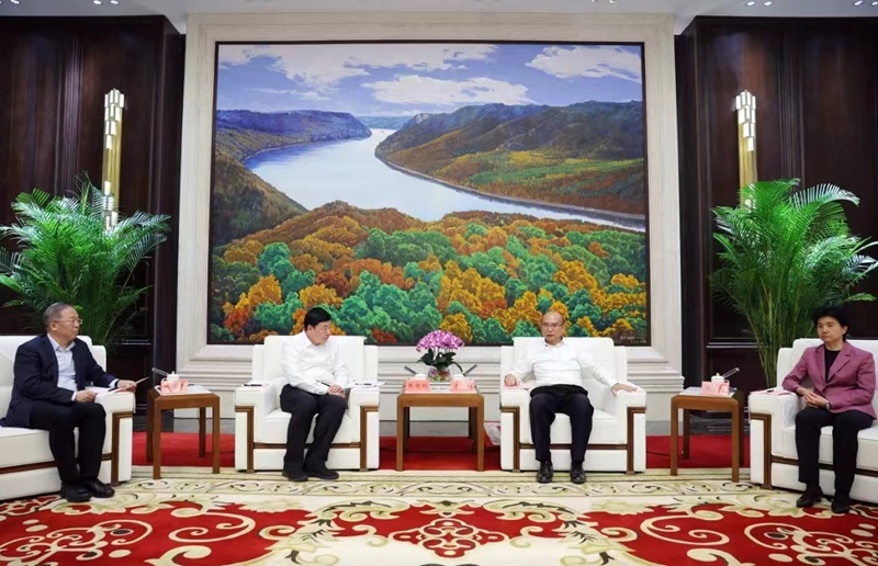 黑龍江省委書記許勤、省委副書記梁惠玲會見國家電網(wǎng)董事長張智剛一行