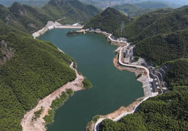 寧國(guó)龍?zhí)冻樗钅茈娬鹃_工動(dòng)員會(huì)舉行