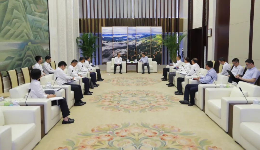 國(guó)家電投黨組書記、董事長(zhǎng)劉明勝會(huì)見中國(guó)化學(xué)黨委書記、董事長(zhǎng)莫鼎革