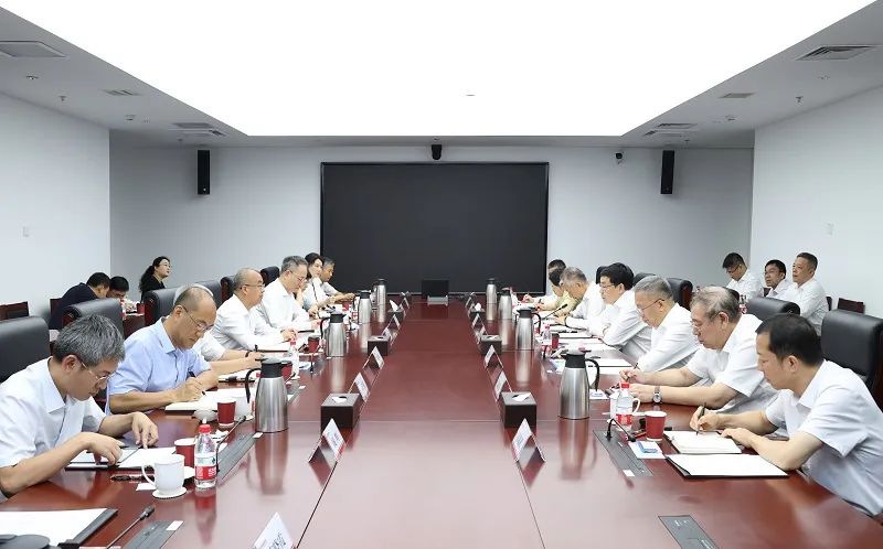 國(guó)家電網(wǎng)公司董事長(zhǎng)、黨組書記張智剛拜訪懷柔實(shí)驗(yàn)室并交流座談