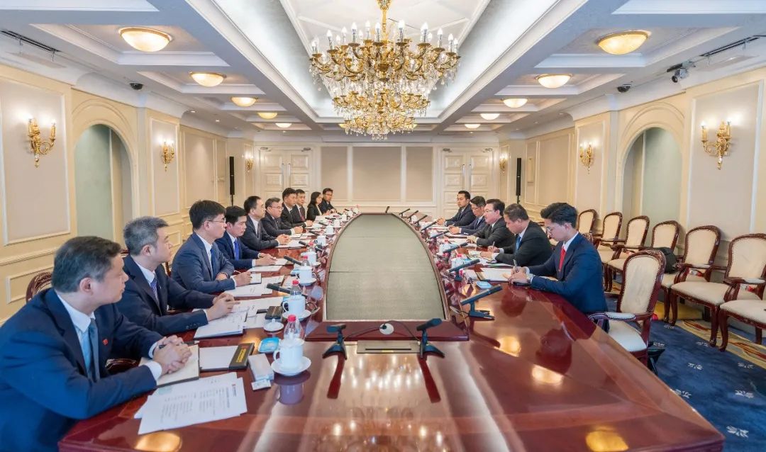 大唐集團黨組書記、董事長鄒磊與老撾總理府辦公廳部長、總理首席顧問西納萬·蘇發(fā)努馮會談