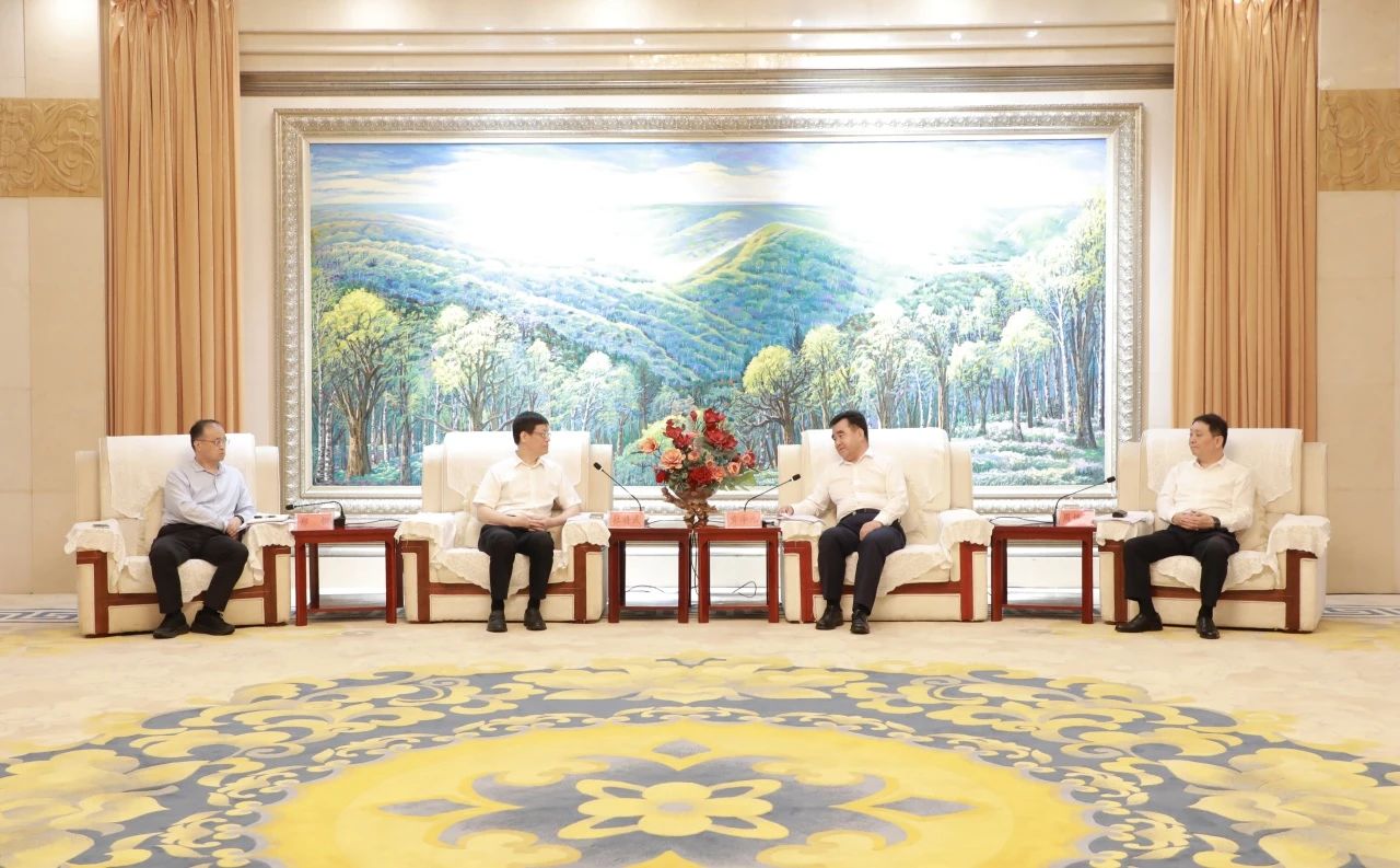 華電煤業(yè)黨委書記、董事長(zhǎng)杜將武拜會(huì)慶陽市委書記黃澤元