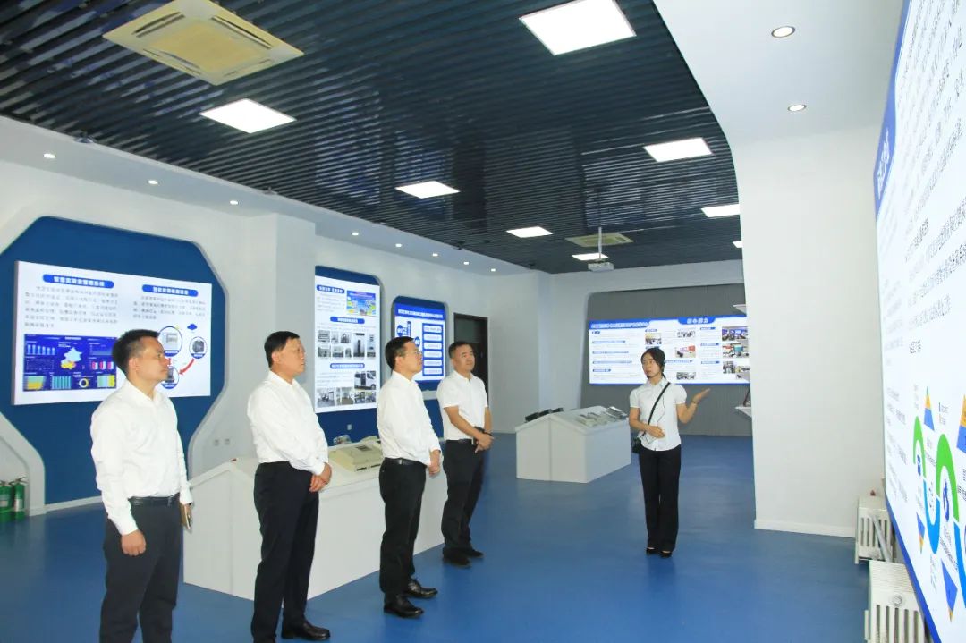 中國電氣裝備黨委書記、董事長李洪鳳赴哈表所、天宇電氣、廈門許繼調(diào)研