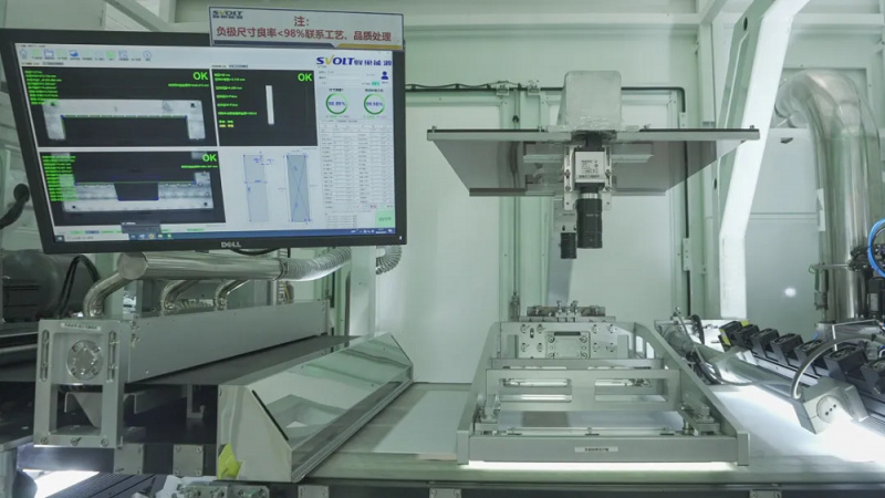 蜂巢能源全球首創(chuàng)熱復(fù)合飛疊技術(shù),實現(xiàn)儲能短刀電芯高效高質(zhì)量生產(chǎn)